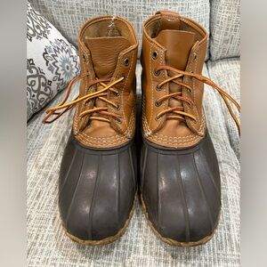 LL Bean boots men’s size HM, which is the same as men’s size 10